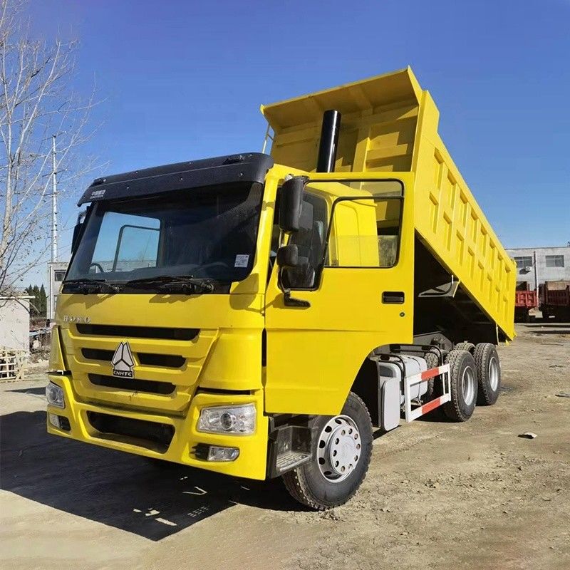 Euro 2 2015 Camionetto usato per la scarico di rifiuti HOWO 371HP 6x4 25 tonnellate carico Camionetto di seconda mano