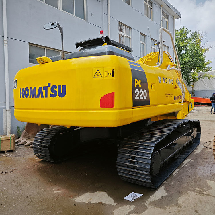 Piccolo escavatore Komatsu usato con motore originale e capacità di 0.3 m3 a Dubai