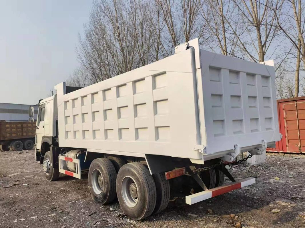 Camionino ad incasso usato Sinotruk Howo 6*4 con motore WEICHAI e buone dimensioni del serbatoio merci