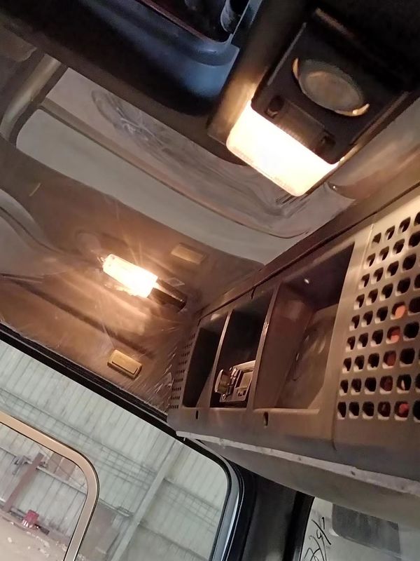 Camionino ad incasso usato Sinotruk Howo 6*4 con motore WEICHAI e buone dimensioni del serbatoio merci