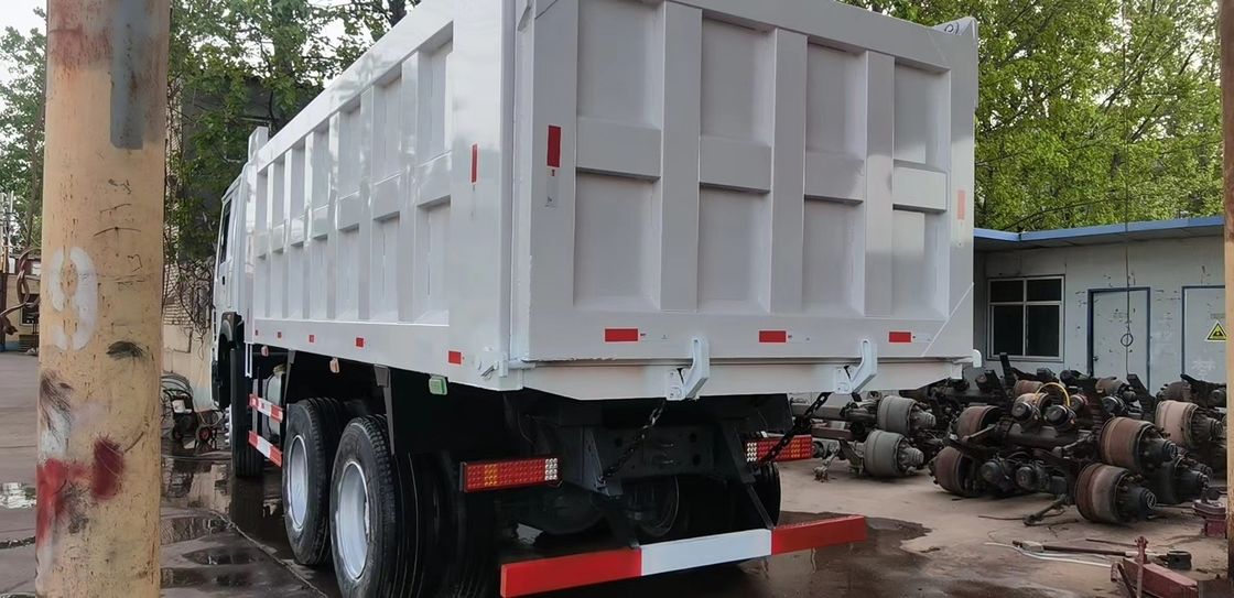 Sino Howo Dump Tipper Truck 375HP Euro 3 Drive di seconda mano per il trasporto di ingegneria