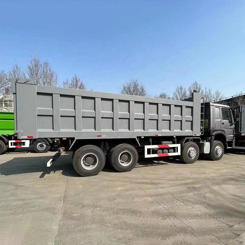 10 Passaggio in avanti 2023 Sinotruk Howo 8x4 Tipper Truck Dump Truck con motore pesante
