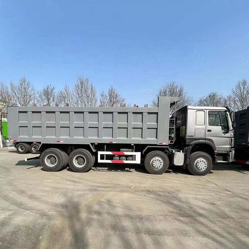 10 Passaggio in avanti 2023 Sinotruk Howo 8x4 Tipper Truck Dump Truck con motore pesante