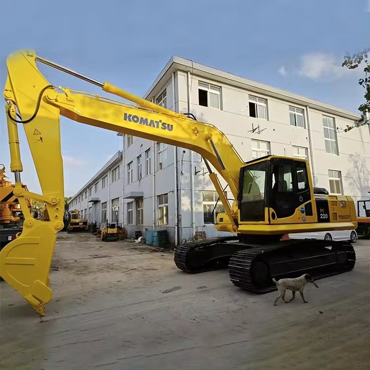 Escavatore Komatsu PC35 con altro cilindro idraulico in buone condizioni