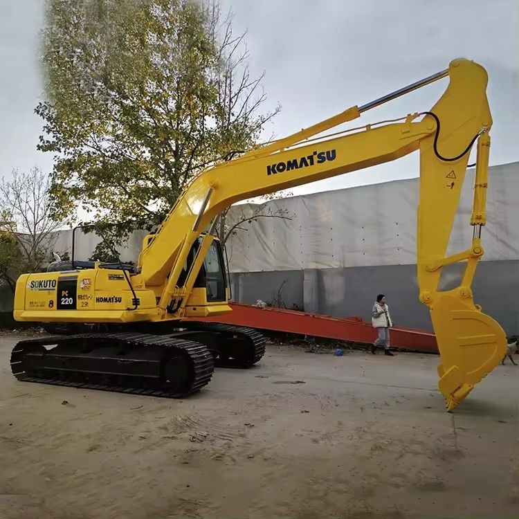 Escavatore Komatsu PC35 con altro cilindro idraulico in buone condizioni