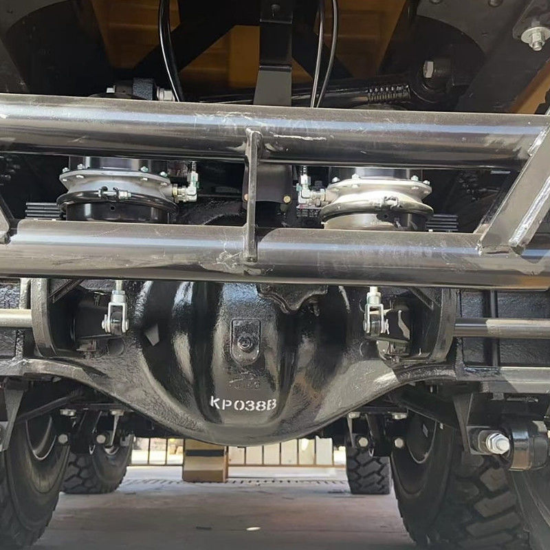 Camionettieri pesanti da 70 tonnellate con una capacità di 500-600 litri di serbatoio di carburante e una scatola di cambio FAST
