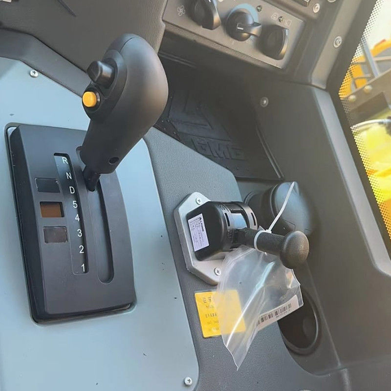 Camionettieri pesanti da 70 tonnellate con una capacità di 500-600 litri di serbatoio di carburante e una scatola di cambio FAST