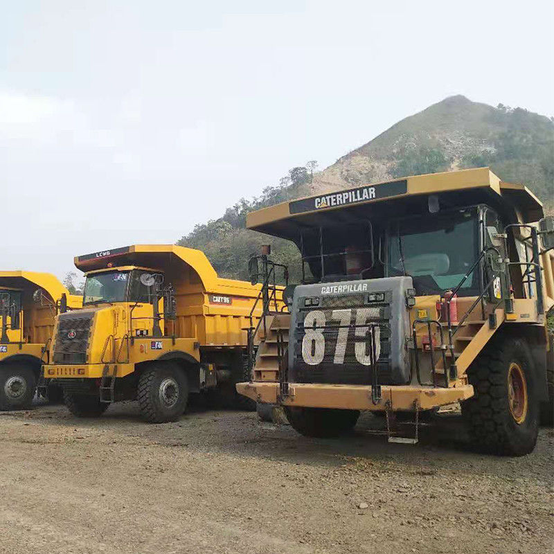 Camionettieri pesanti da 70 tonnellate con una capacità di 500-600 litri di serbatoio di carburante e una scatola di cambio FAST