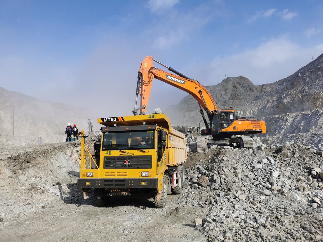 2 Trasferimento inverso MT60 MT86 MT106 Camion miniero 6X4 60-70 tonnellate Carico utile fuori strada