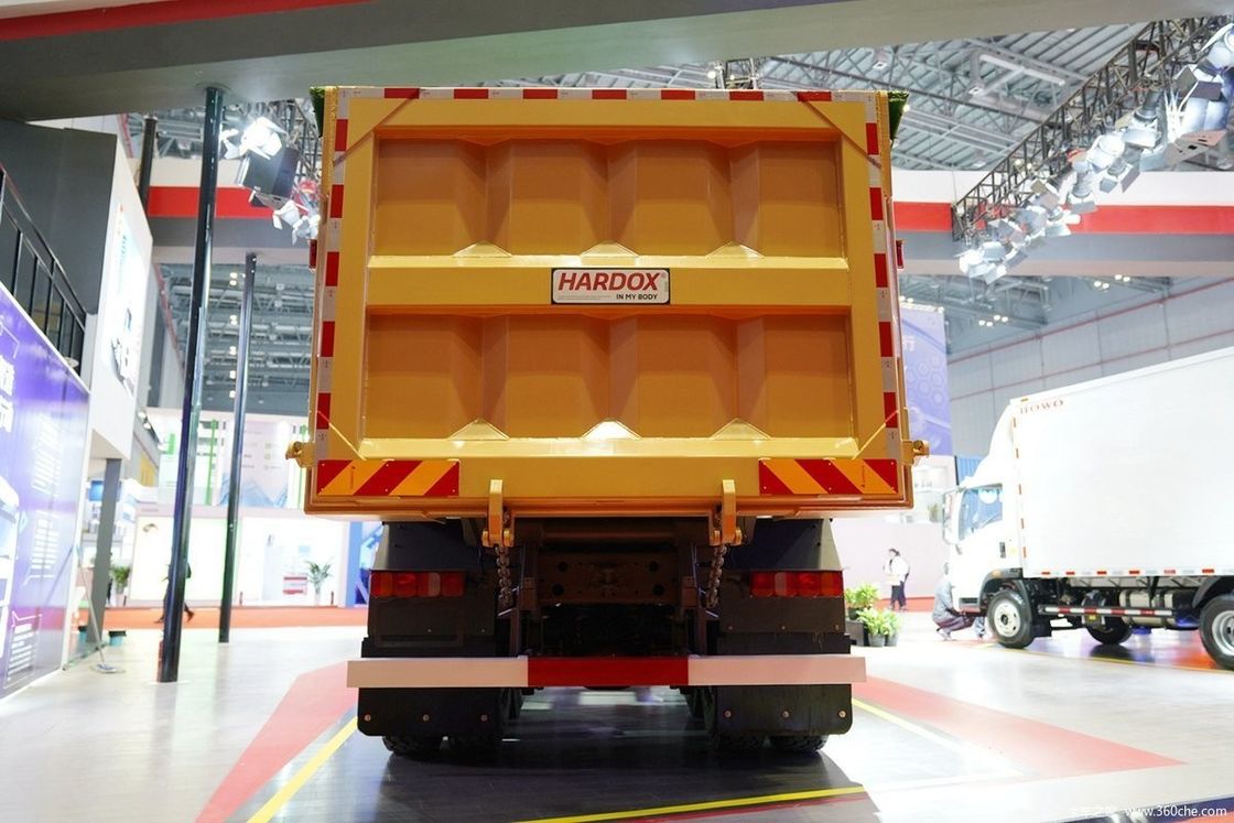 Camionetto di scarico a gomma da 24 metri cubi per Sinotruck Howo 12 ruote Euro 5 Rhd 50 tonnellate 8x4