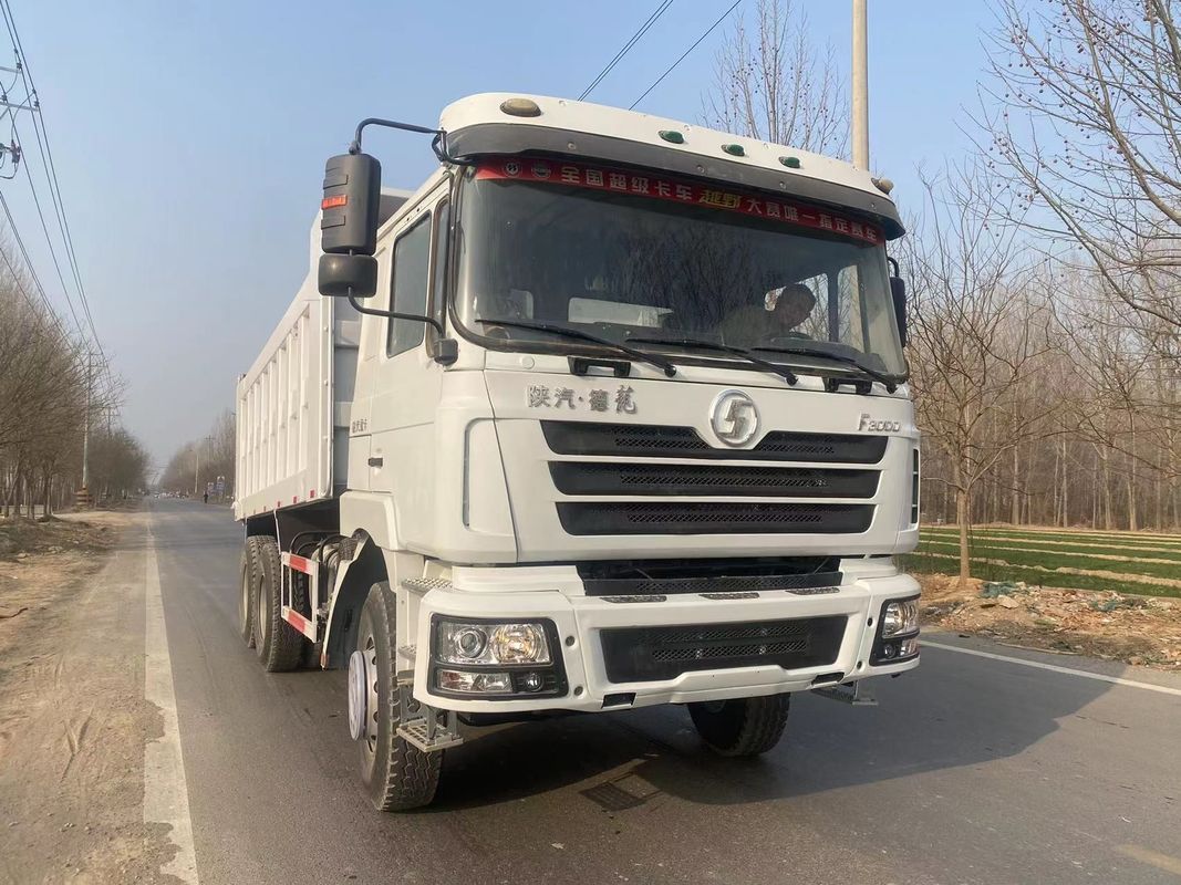 6x4 Riparato 380hp Shacman Dump Truck per il trasporto di Ingegneria a prezzi accessibili