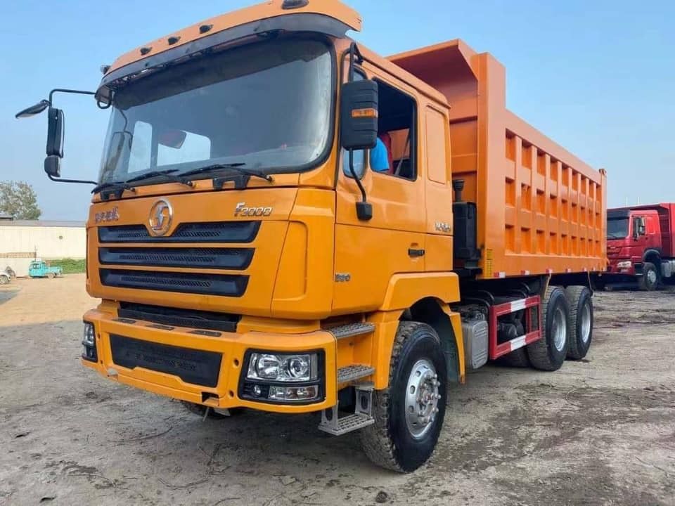 Capacità del motore 8L Pesante Shacman F3000 Dump Truck per il carico di materiali da costruzione