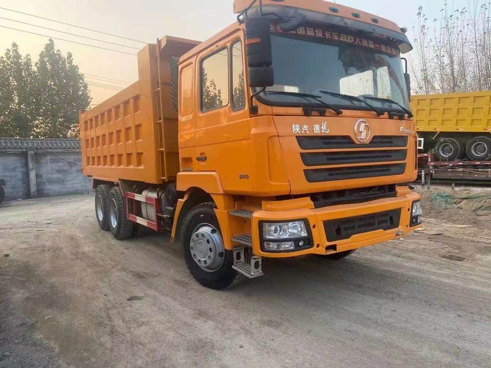 Capacità del motore 8L Pesante Shacman F3000 Dump Truck per il carico di materiali da costruzione