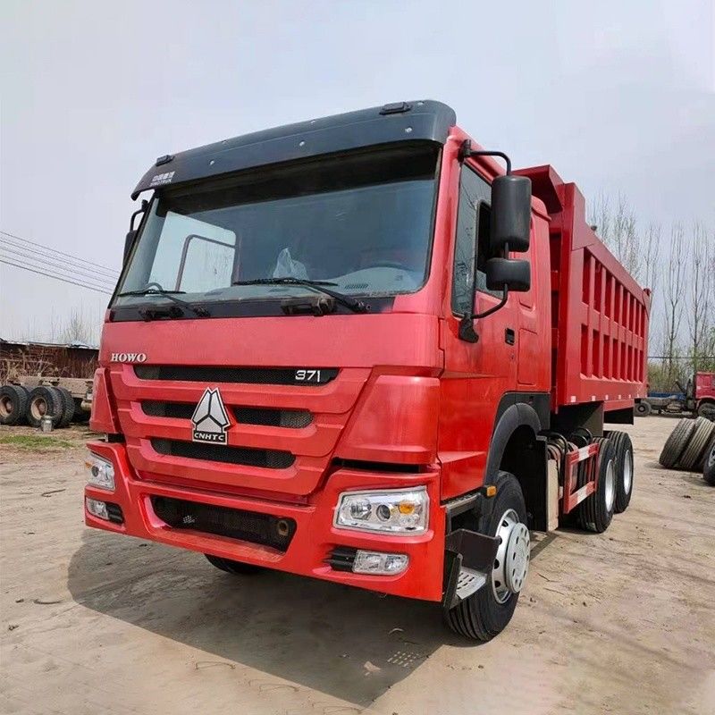 Prodotto Sinotruk Howo 6x4 Dump Truck con 2 numeri di cambio inverso e serbatoio di carburante 350Ltr