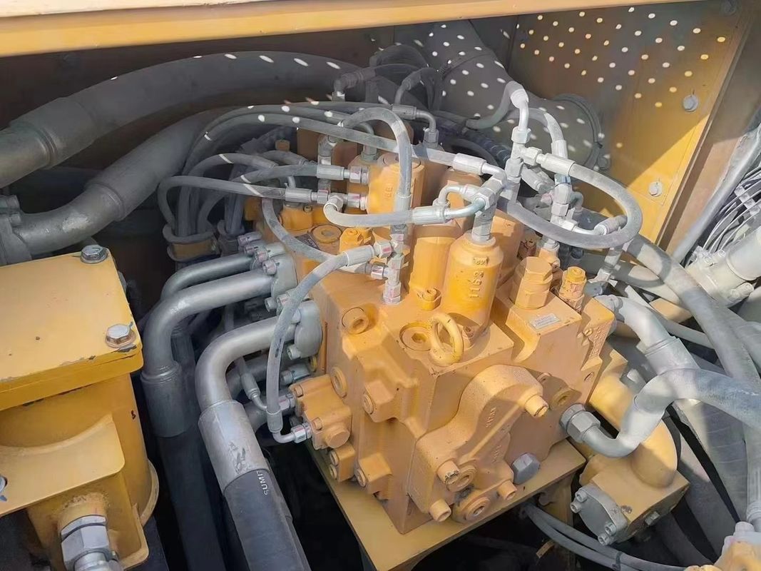 Prova la potenza dell'escavatore SANY SY485H con una capacità di secchi da 2,2-3,1 m3