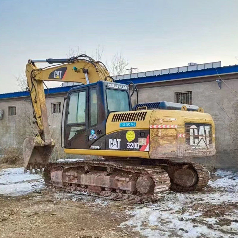Escavatori usati Cat 320D2 con serbatoio di 410 litri e 20 tonnellate in buone condizioni