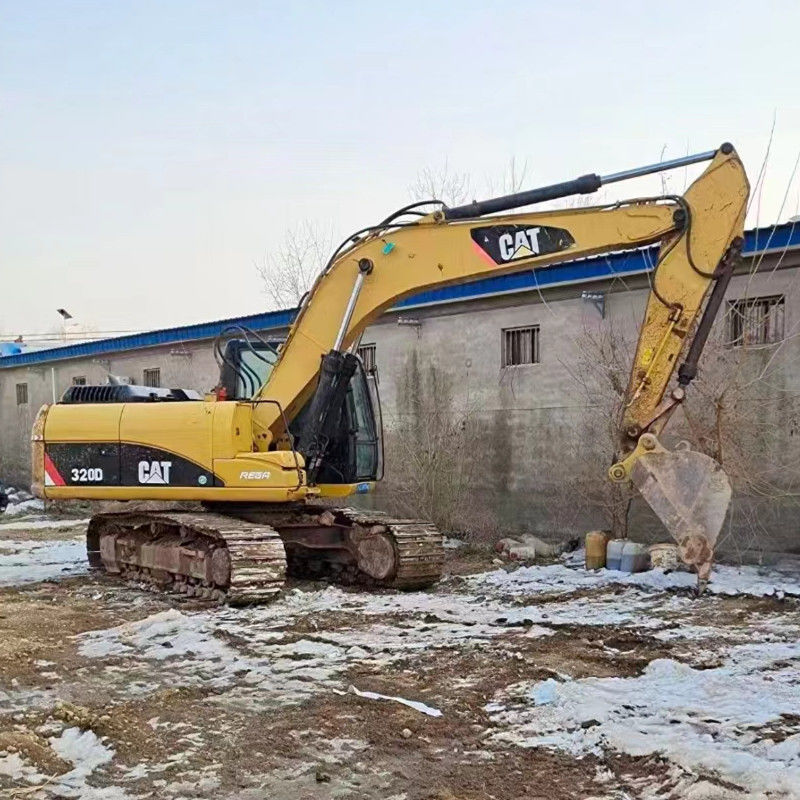 Escavatori usati Cat 320D2 con serbatoio di 410 litri e 20 tonnellate in buone condizioni
