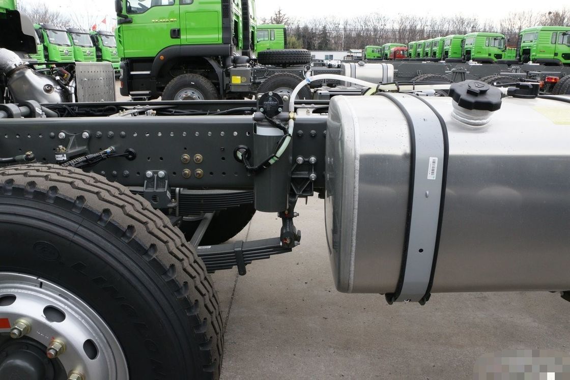 Sinotuck HOWO Usato 350hp 8X4 Diesel YCUMMINS WEICHAI 12 ruote Tipper Dump Truck in vendita