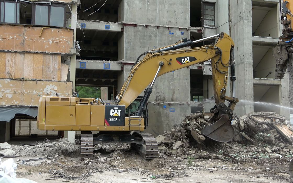 Prezzi accessibili Used Cat Excavator 390D con 90250 KG di peso e 0,45m3 di capacità di secchio