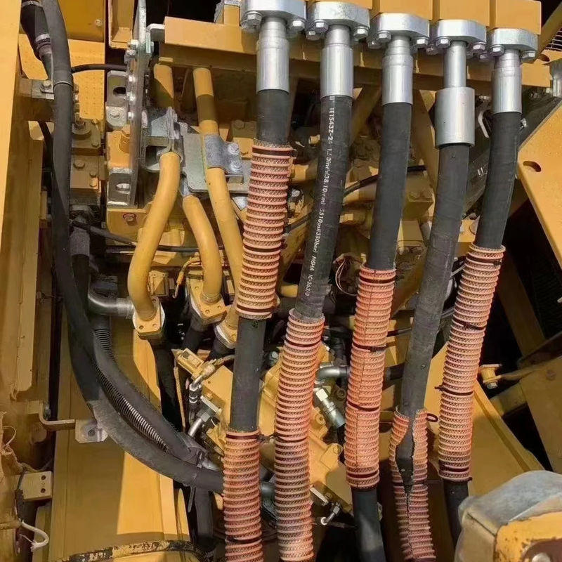 Prezzi accessibili Used Cat Excavator 390D con 90250 KG di peso e 0,45m3 di capacità di secchio