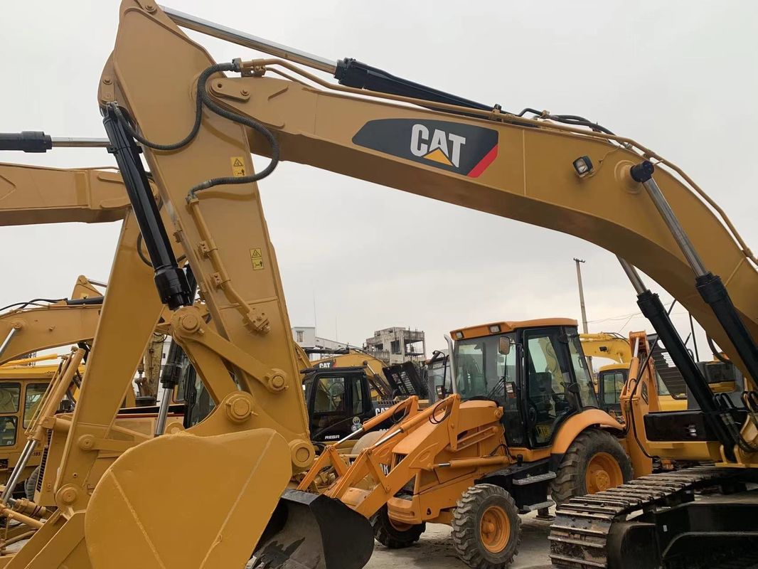 Cat 330 Escavatore con 5700 lunghezza di gomma e valvola idraulica Kawasaki in buone condizioni