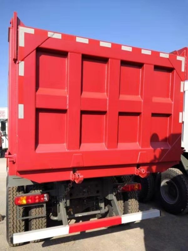 10 pneumatici Sinotruk HOWO 6*4 Usato 371HP tipper dump truck per il trasporto di sabbia di pietra
