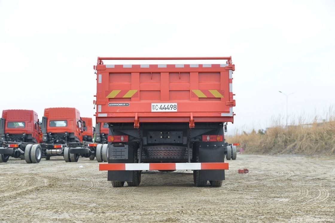 240 HP Dongfeng Dump Truck 4x2 a mano sinistra 2 passeggeri Perfetto per la costruzione
