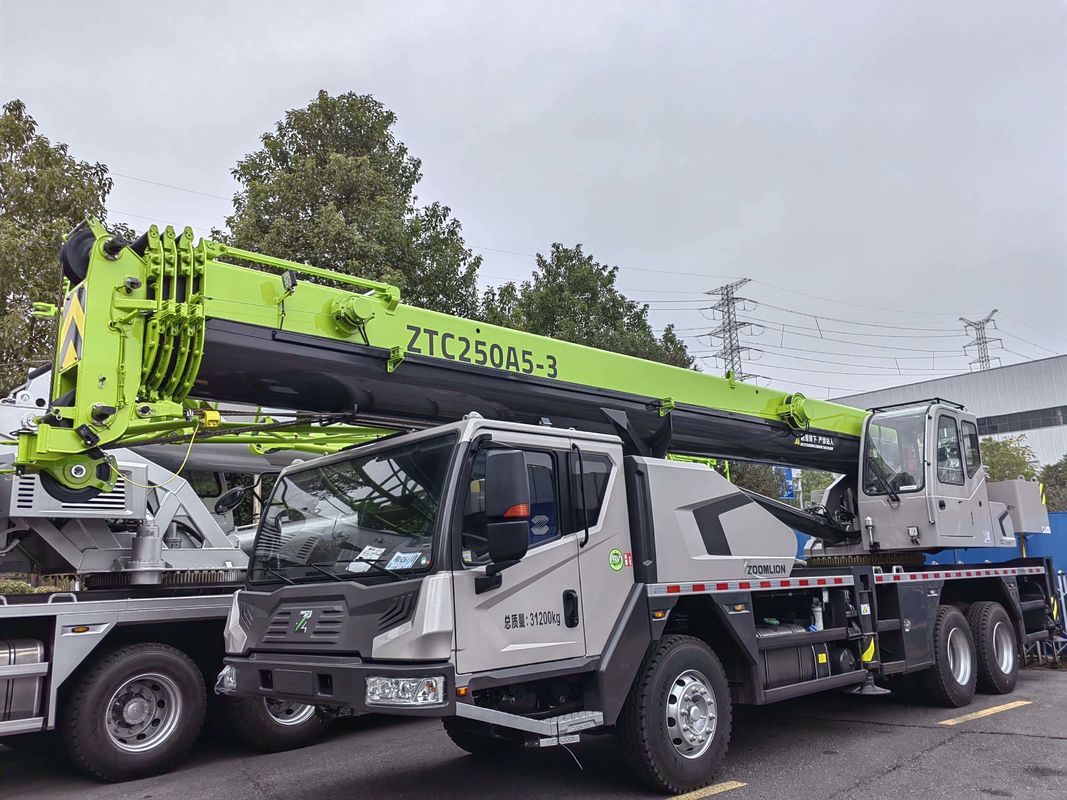 Granata mobile da 25 tonnellate Granata da camion Zoomlion in buone condizioni con 2001-4000 ore di lavoro