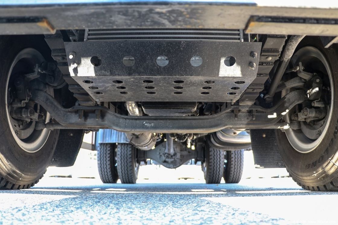200 CV FAW 4x2 con trasmissione manuale e serbatoio ad alta capacità