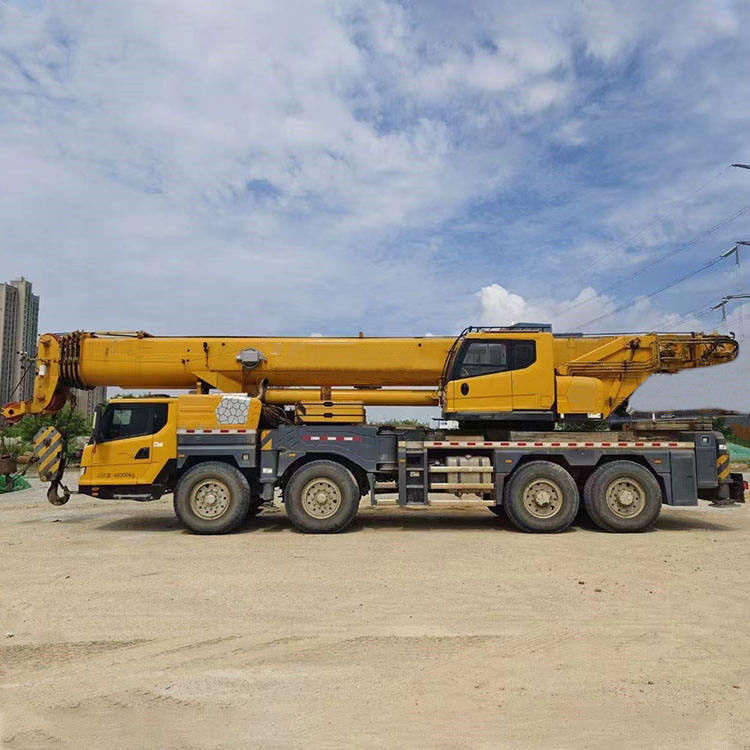 300 tonnellate di gru mobile zoomlion gru per camion utilizzato 44 Max. carico di sollevamento telescopico cinese