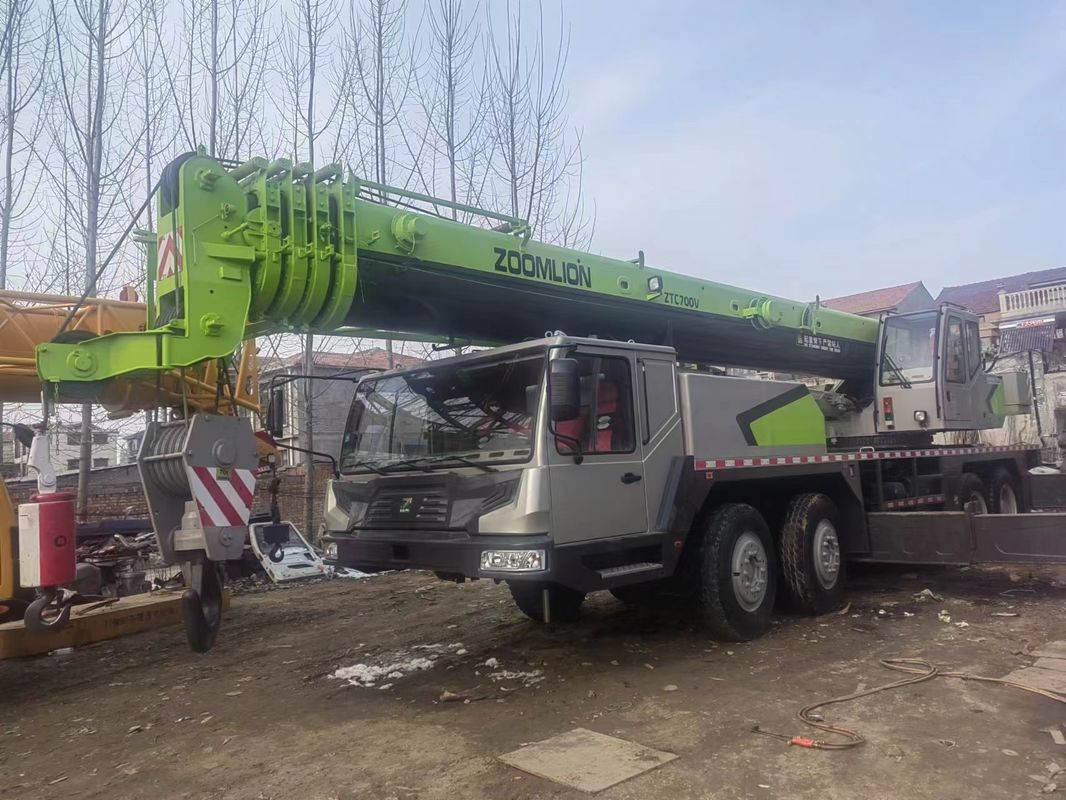 Vendita Granate per autocarri usate Zoomlion ZTC700V con 70 tonnellate Max. Sollevamento carico da altri motori