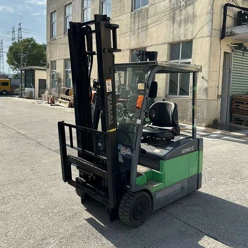 Camion elettrico a forchetta elettrica a quattro ruote motrici da 1,8 tonnellate a 3 tonnellate a 5 tonnellate con motore diesel