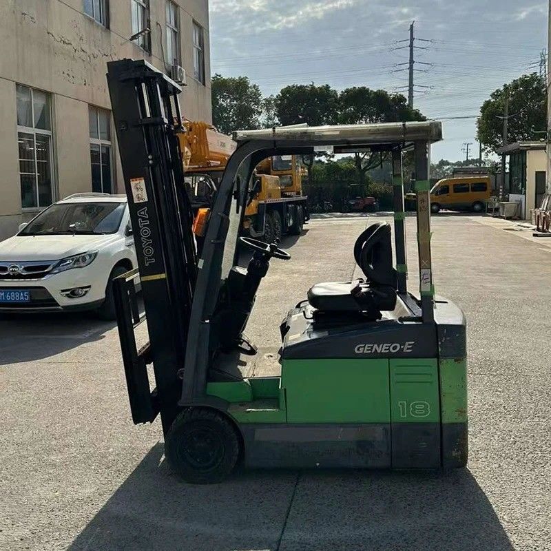Camion elettrico a forchetta elettrica a quattro ruote motrici da 1,8 tonnellate a 3 tonnellate a 5 tonnellate con motore diesel