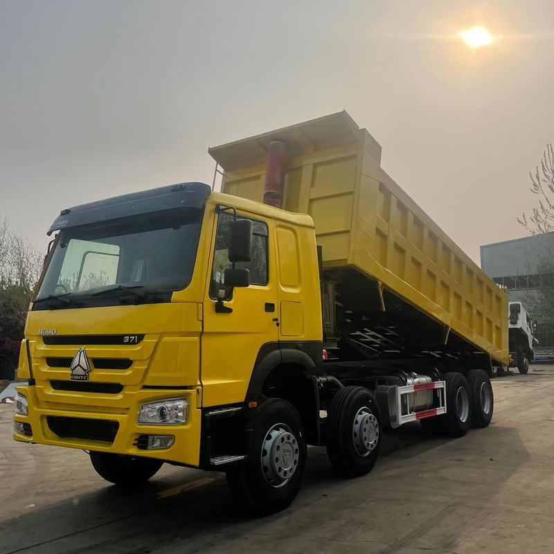 12 Numero del pneumatico Howo 8x4 Dump Truck Tipper Trucks con 300-400L di capacità del serbatoio del carburante