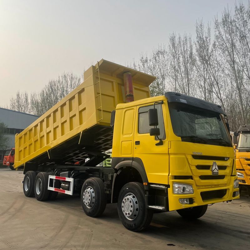 12 Numero del pneumatico Howo 8x4 Dump Truck Tipper Trucks con 300-400L di capacità del serbatoio del carburante