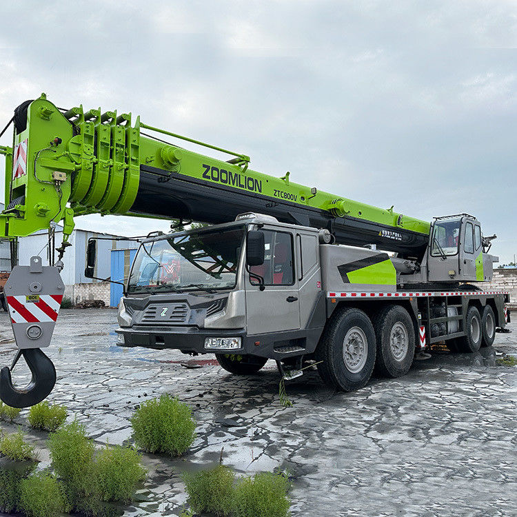 Zoomline ZTC800V Una gru da 80 tonnellate, peso 80000 kg e motore diesel da 8 cilindri