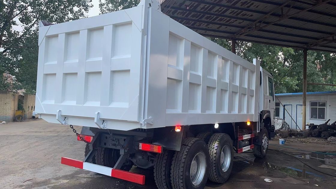 Sinotruk 6X4 HOWO 10 ruote Cargo Truck 336hp 371hp per il trasporto di ingegneria