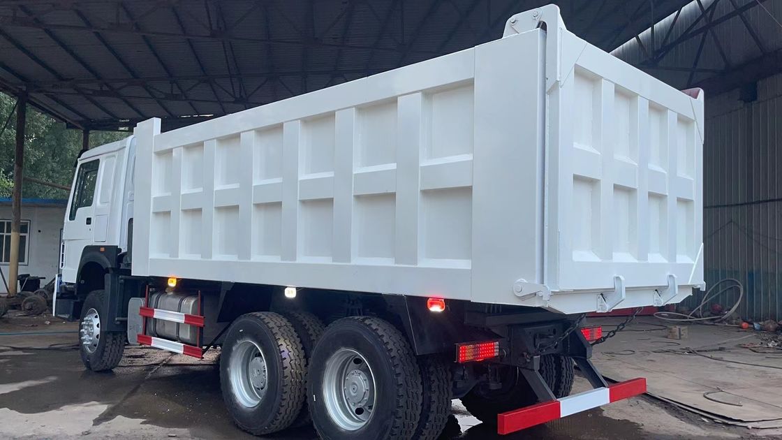 Sinotruk 6X4 HOWO 10 ruote Cargo Truck 336hp 371hp per il trasporto di ingegneria