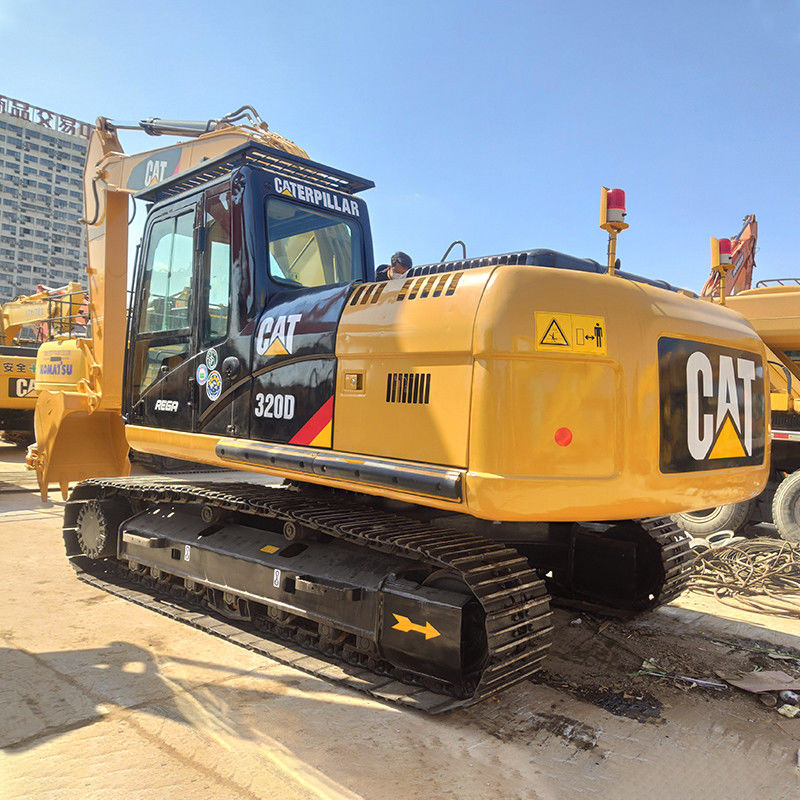 Escavatore da 20 tonnellate usato CAT 320D con serbatoio di combustibile da 410 litri e capacità di 1 m3
