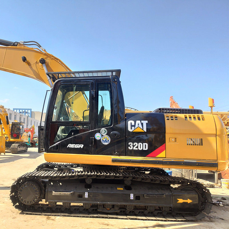 Escavatore da 20 tonnellate usato CAT 320D con serbatoio di combustibile da 410 litri e capacità di 1 m3
