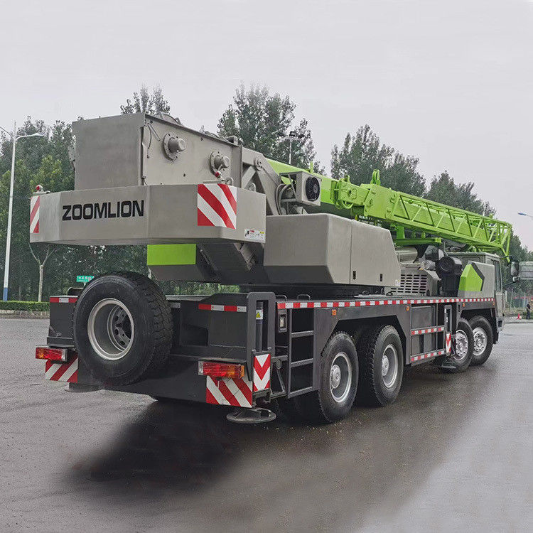 Cranes Zoomlion usate Cranes telescopiche idrauliche da 55 tonnellate con motore diesel da 8 cilindri