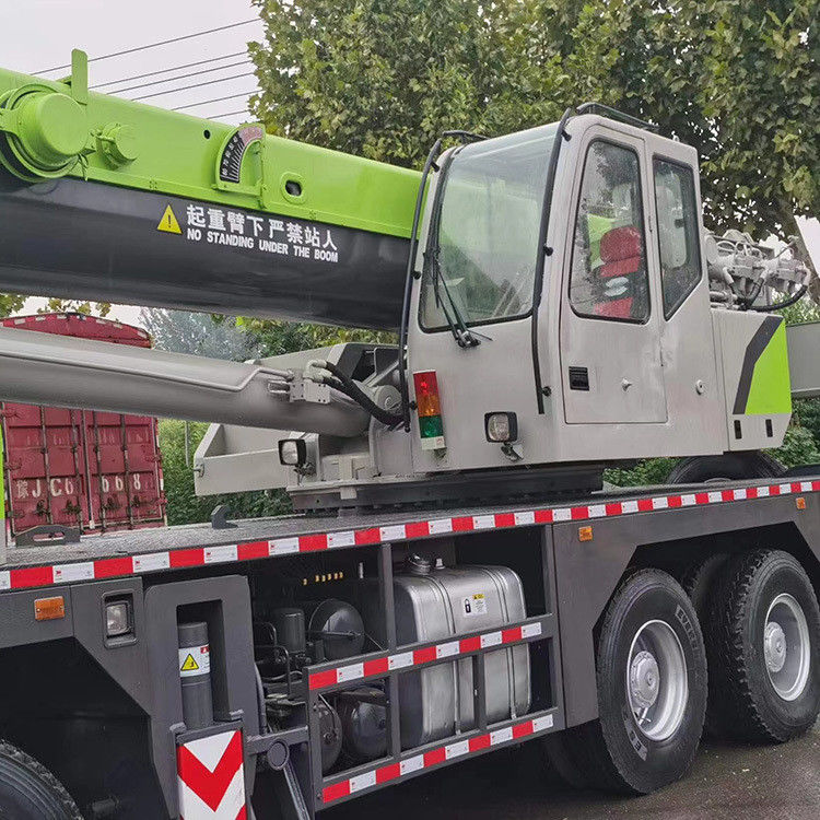 Cranes Zoomlion usate Cranes telescopiche idrauliche da 55 tonnellate con motore diesel da 8 cilindri