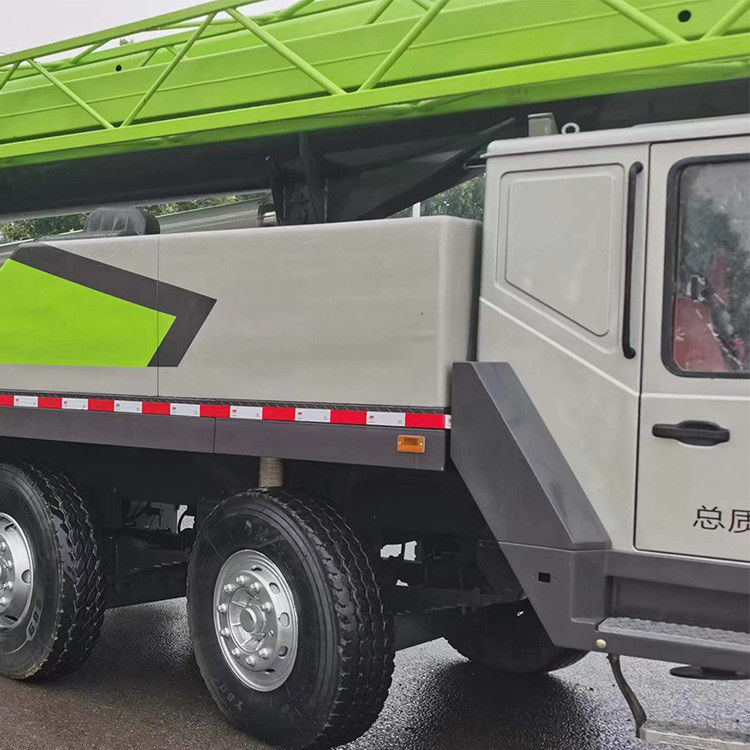 Cranes Zoomlion usate Cranes telescopiche idrauliche da 55 tonnellate con motore diesel da 8 cilindri