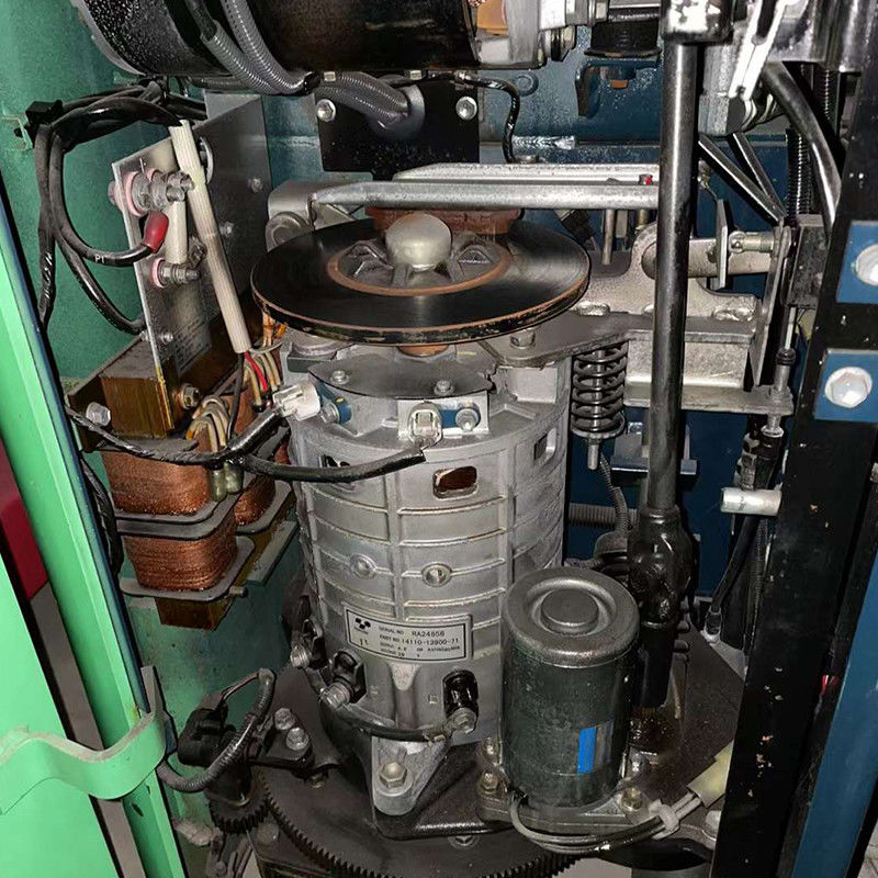 Vendere un carrello elevatore diesel elettrico da 105 tonnellate con pneumatici antiscivolo e larghezza di forcella di 150 metri
