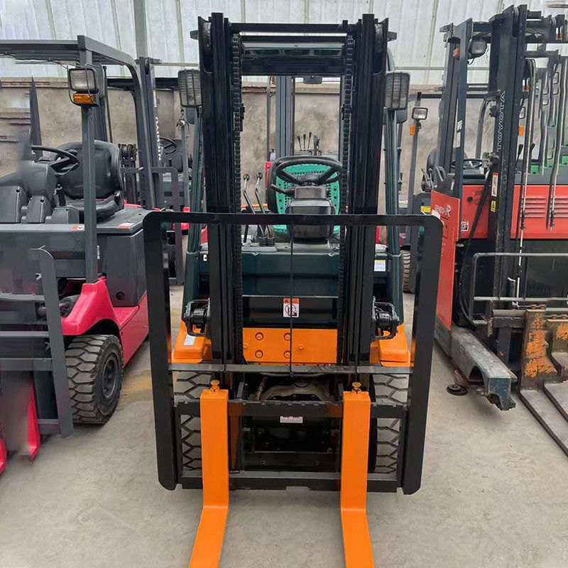 Giappone Motore Potenza elettrico carrello elevatore 8F per la manipolazione sicura e facile materiale magazzino