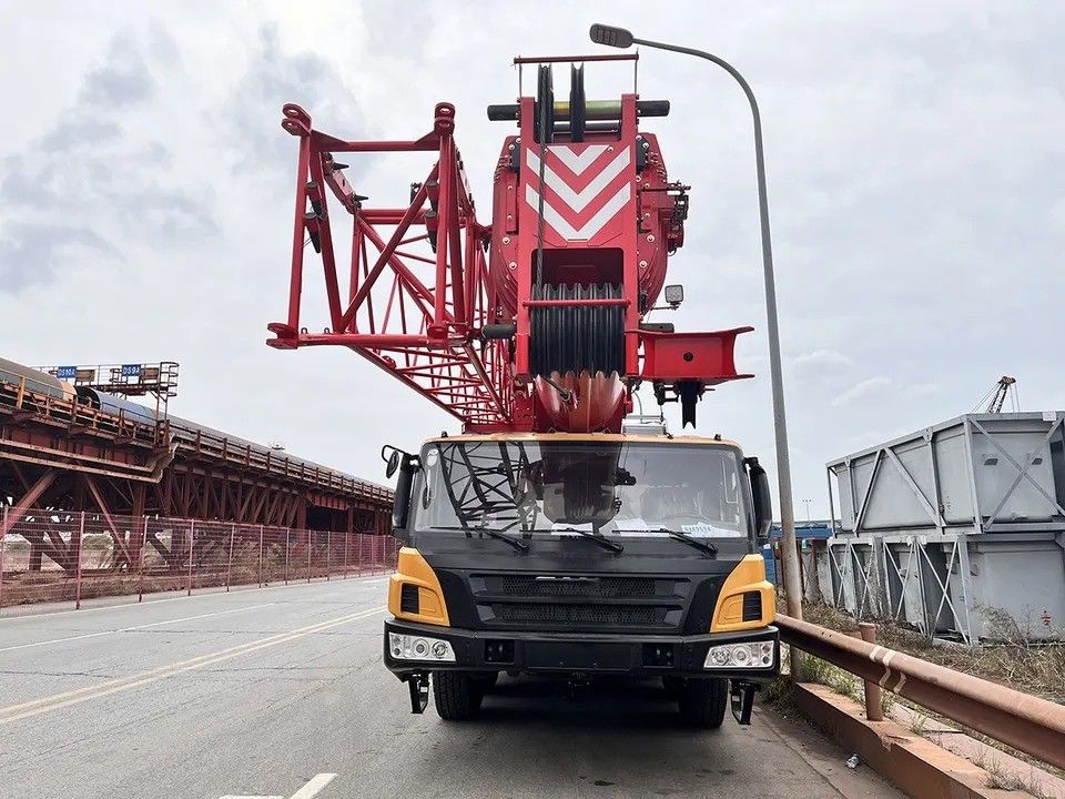 YCK09 Motore STC800E-1 Granato per camion idraulico mobile usato 25-50 tonnellate 14990*2800*3940mm