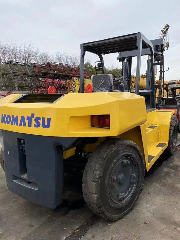 40 tonnellate di carrello elevatore elettrico con potenza motoria di 11,9 kW e pneumatici in nylon resistenti