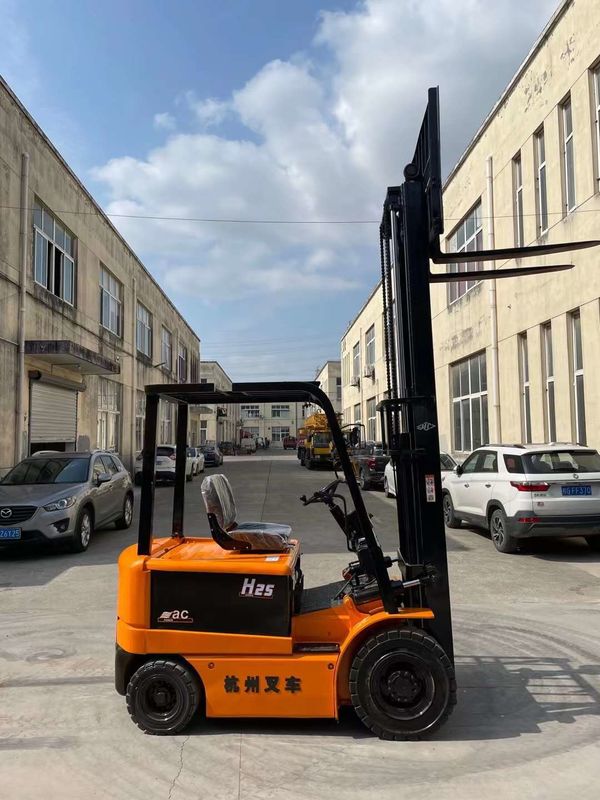 3000 kg altezza nominale di sollevamento pesi carrelli elevatori diesel per negozi di materiali da costruzione vendita