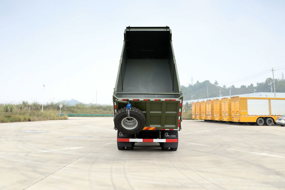 Tri Axle Sinotruck HOWO Camionetti pesanti usati da 20 Cbm 371HP con sistema multimediale