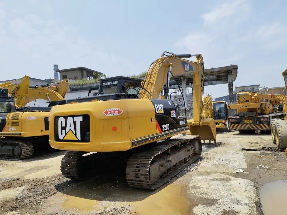 2021 Used Caterpillar Excavator CAT 320D2 Crawler Excavator 20 tonnellate di peso operativo